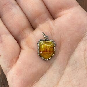 Vintage Silver Filled "Dutch Wonderland Lancaster Pa" Travel Shield Charm